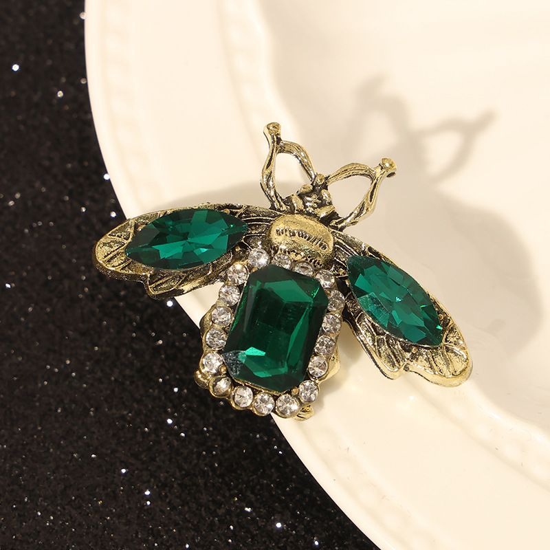 1PC Vintage Retro Bee Rhinestone Brooch Women Crystal Insect Champagne Color Corsage Party Dress Jewelry