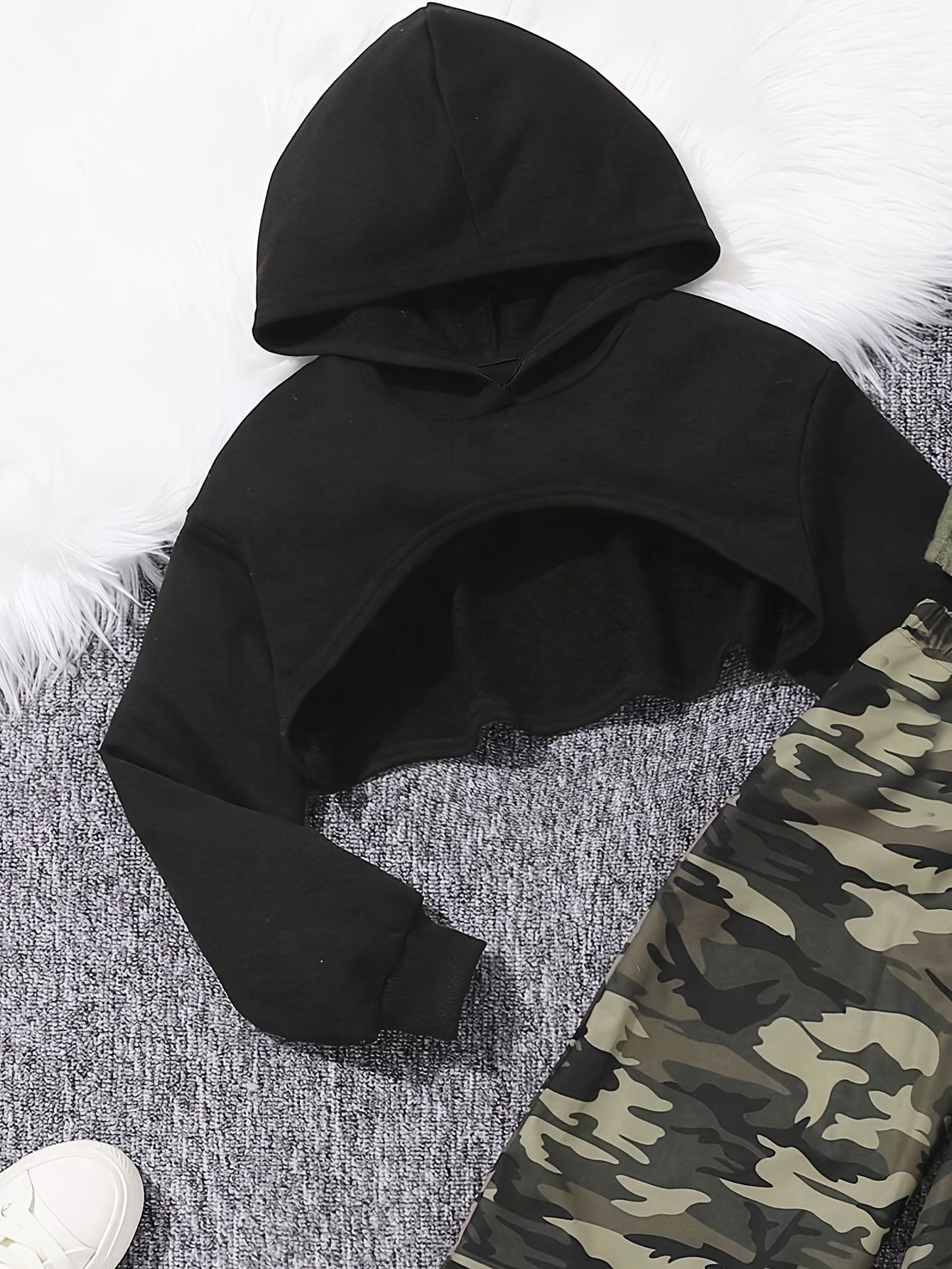 3-Piece Set(Top,Vest,Pants) Girls' Autumn/Spring 3-Piece Streetwear Set: Cropped Hoodie, Fleece-Lined Ribbed Vest with Butterfly Embroidery & Camo-Print Joggers