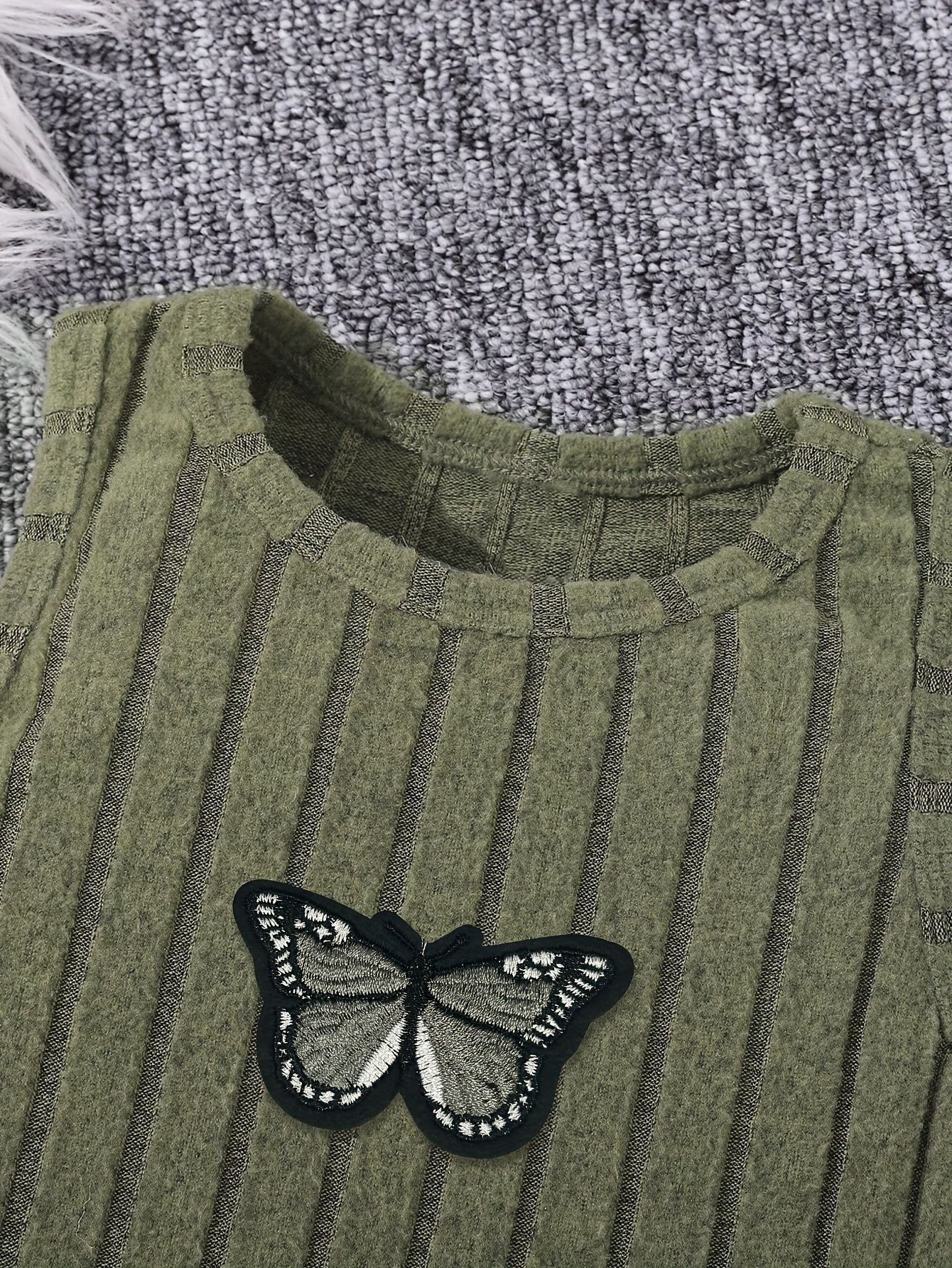 3-Piece Set(Top,Vest,Pants) Girls' Autumn/Spring 3-Piece Streetwear Set: Cropped Hoodie, Fleece-Lined Ribbed Vest with Butterfly Embroidery & Camo-Print Joggers