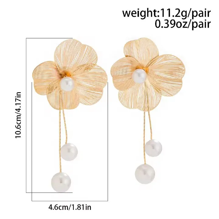 French retro high-end hollow butterfly flower earrings with exaggerated large petals and irregular light luxury earrings