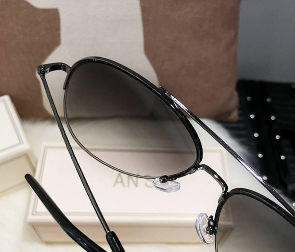 Fashion Glasses for Women Men Classic Frame Eyewear Fashion Glasses, Very Suitable for Shopping and Photo Props, Ideal for Decoration Women Men