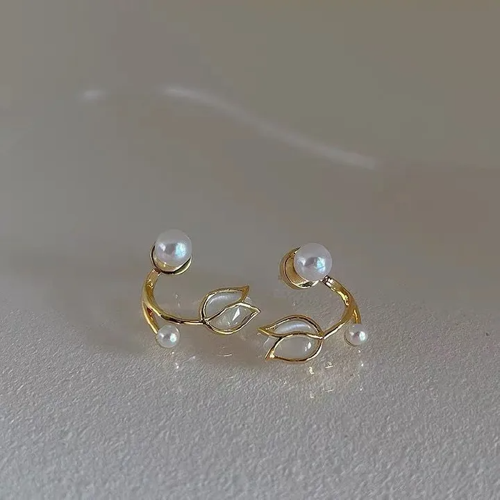 1 pair S925 Silver Needle Tulip Earrings Female Design Sense French Flower High Grade Cat's Eye Stone Pearl Earrings Earrings