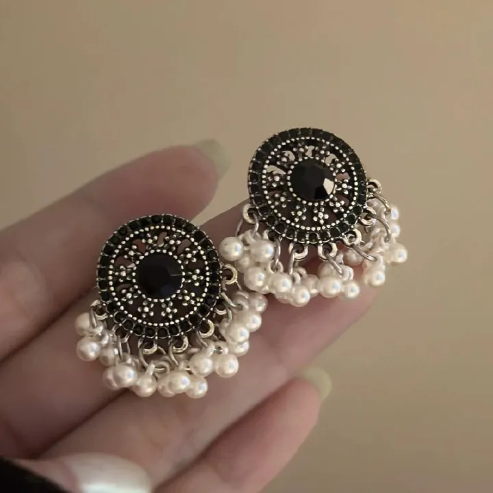 New Chinese-style Miao girl pearl earrings, lightweight luxury, niche high-end feeling studs, vintage ethnic style, elegant earrings