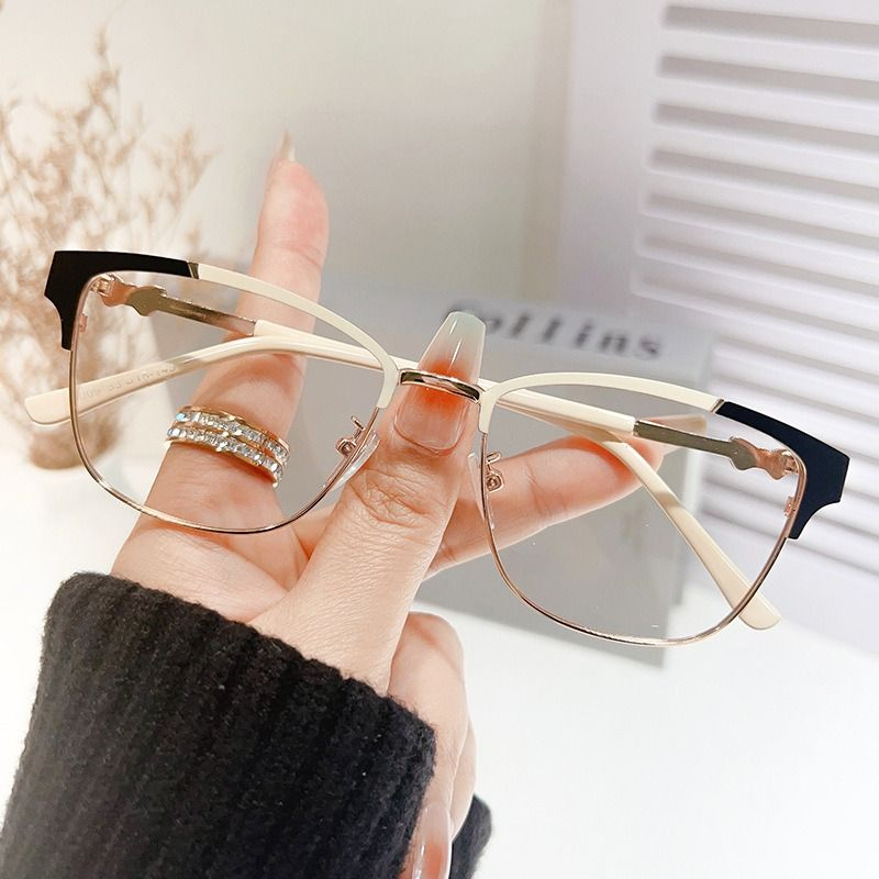 Hot Selling Fashion Metal Anti Blue Light Glasses Frame Luxury Crystal Cat Eye Female Eyeglasses Frames photochromic sunglasses