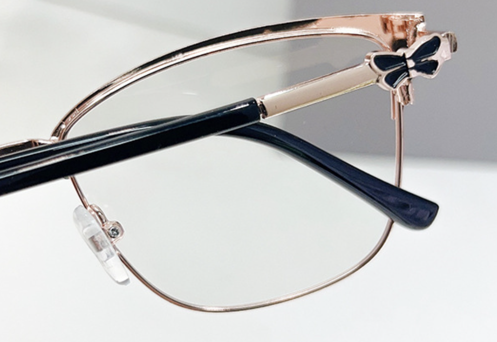 Hot Selling Fashion Metal Anti Blue Light Glasses Frame Luxury Crystal Cat Eye Female Eyeglasses Frames photochromic sunglasses