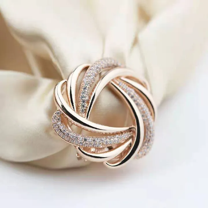 Trendy Vintage Rhinestone Flower Scarf Buckle Pearl Crystal Scarf Ring Women Hollow Scarves Buckle Brooch Jewelry Accesories