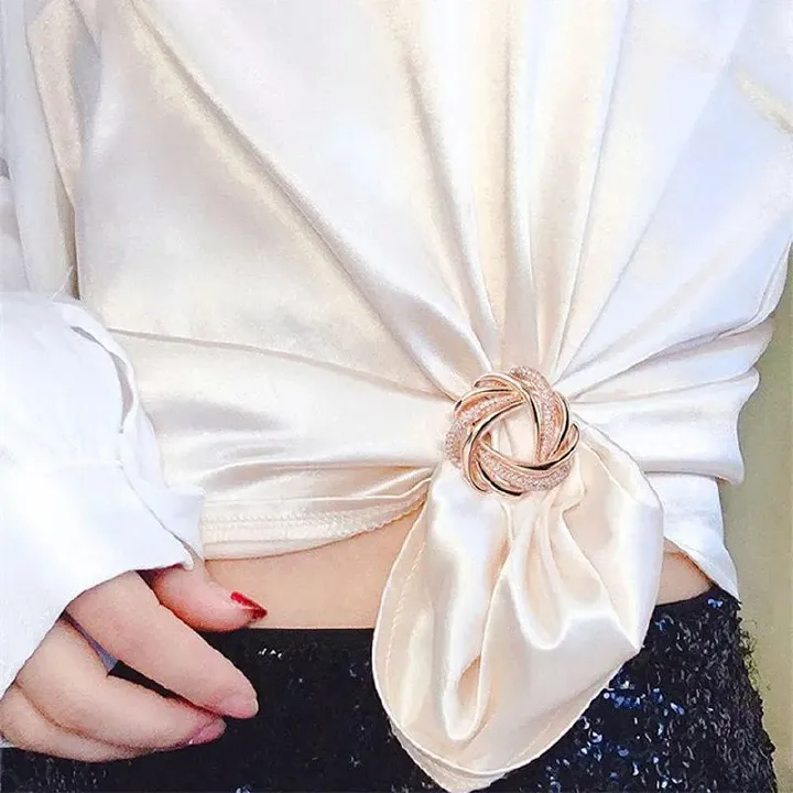 Trendy Vintage Rhinestone Flower Scarf Buckle Pearl Crystal Scarf Ring Women Hollow Scarves Buckle Brooch Jewelry Accesories
