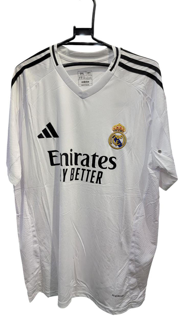 ARSENAL QUALITY JERSEY 🎱These present season Jersey material is a high end quality non fading and durable. It is fashionable and suitable in all seasons. They are variant with football seasons.