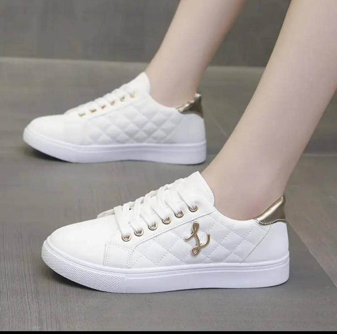 LADIES SNEAKERS ✅Quality out door sneakers, fashionable with a normal fit from size 36...43. They are durable shoes with a rubber sole and they are suitable in all seasons.
