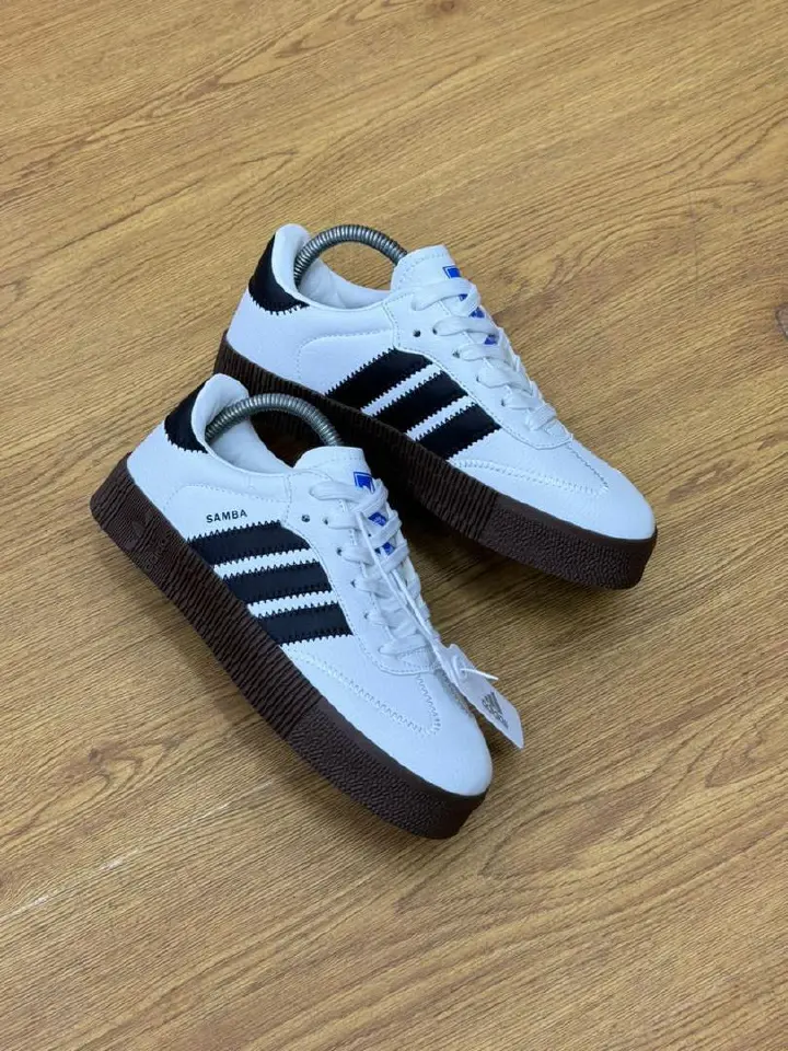 OUTDOOR WOMEN SNEAKERS ✅These sneakers shoes are fashionable, suitable in all seasons and flexible with any outfit of your choice. They are both compatible for casual and official occasion. With a com