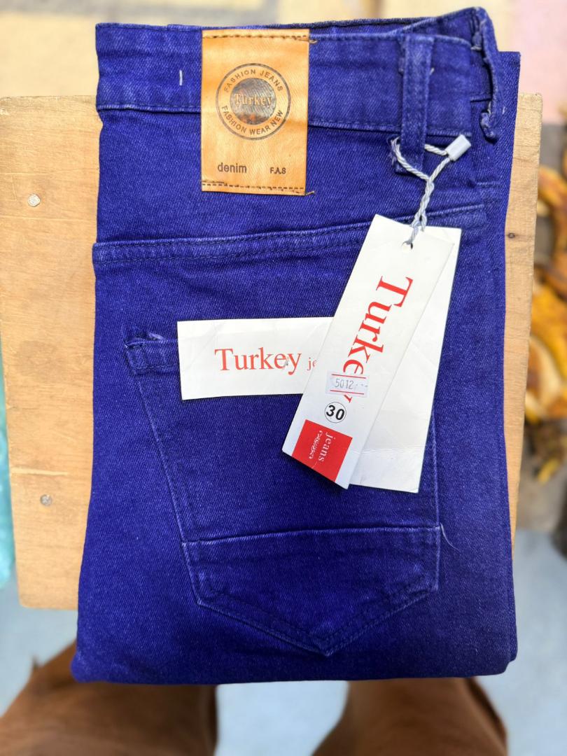 PLAIN JEANS MEN TROUSERS ✅These jeans teousers are pure cotton made material, they are durable and fashionable. They have a unique touch of fashion which makes them suitable in all seasons and flexibl