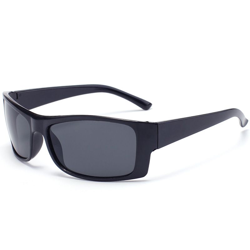 This is a pair of sunglasses that focuses on being sturdy and durable, promoting "unbreakable". With a wide - leg design, overall black, it belongs to polarized sunglasses。