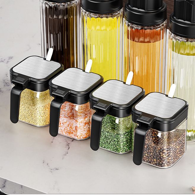 4pcs/set  Glass seasoning jar set, equipped with stainless - steel lids. Suitable for storing spices, dried goods, etc. The transparent bottle bodies make it easy to check the remaining quantity.