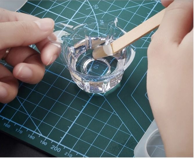 DIY 1/2 KG (0.5 Litre) 1:1 AB Resin Epoxy and Adhesive Hardener and A Free Pigment
