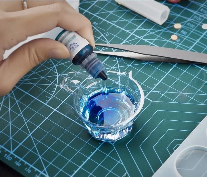 DIY 1/2 KG (0.5 Litre) 1:1 AB Resin Epoxy and Adhesive Hardener and A Free Pigment