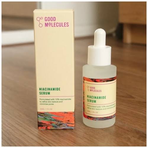 GOOD MOLECULES NIACINAMIDE SERUM Minimize For Smooth, Plump Even Skin And Pores Formulated with 10% Niacinamide (vitamin B3) this lightweight serum helps to refine skin tone and texture for a brighter