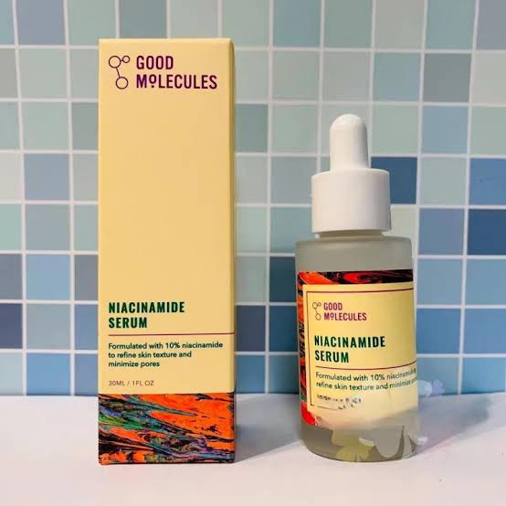 GOOD MOLECULES NIACINAMIDE SERUM Minimize For Smooth, Plump Even Skin And Pores Formulated with 10% Niacinamide (vitamin B3) this lightweight serum helps to refine skin tone and texture for a brighter