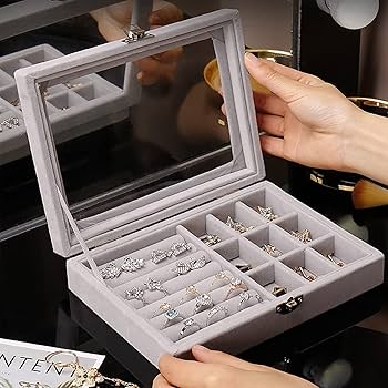 Velvet Jewelry Storage Box Ring Tray Earring Holder Necklace Organizer Storage Jewellery Holder For Ring Earrings Necklace Bracelet Soft Velvet Organizer CaselColor: gray.Purpose: Organize makeup .