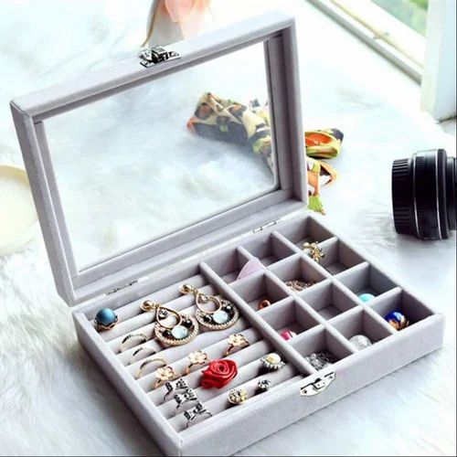 Velvet Jewelry Storage Box Ring Tray Earring Holder Necklace Organizer Storage Jewellery Holder For Ring Earrings Necklace Bracelet Soft Velvet Organizer CaselColor: gray.Purpose: Organize makeup .