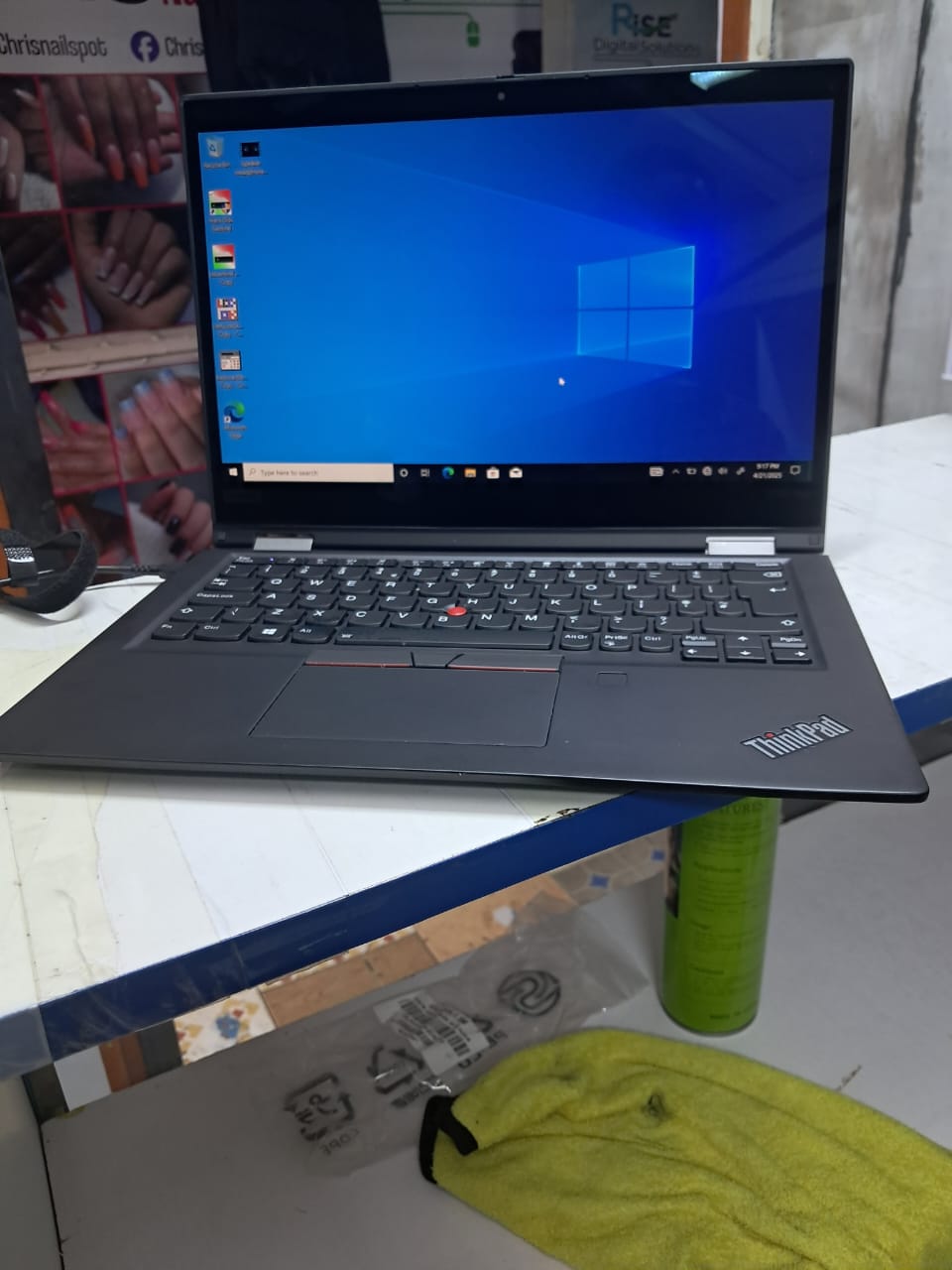 LENOVO THINKPAD X390 YOGA 2 in 1 convertible laptop
Intel Core i5 8GB Ram 256 GB SSD 8th Generation
X360 Touchscreen
FHD comes with a stylus pen