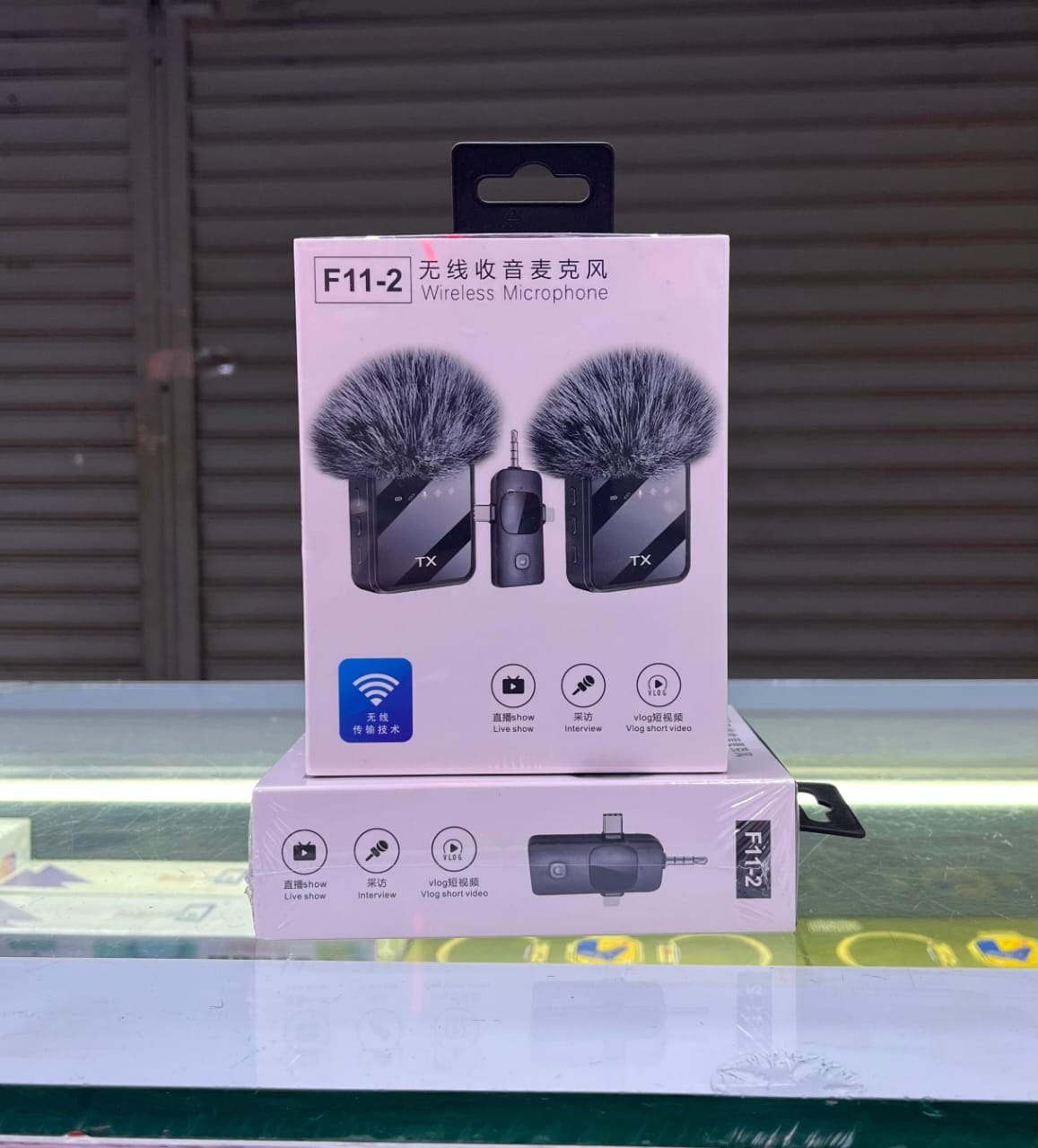 BRAND NEW F11 - 2 WIRELESS MICROPHONE
LIVE SHOW 
INTERVIEW
VLOG SHORT VIDEO