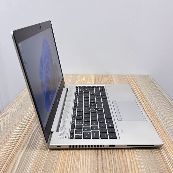 OFFER! OFFER! HP ELITEBOOK 840 G5 
INTEL CORE I5 8GB RAM 256 GB SSD 
14 INCH SCREEN DISPLAY
USB C PORT, ETHERNET, HDMI, 2 USB 
NON TOUCH