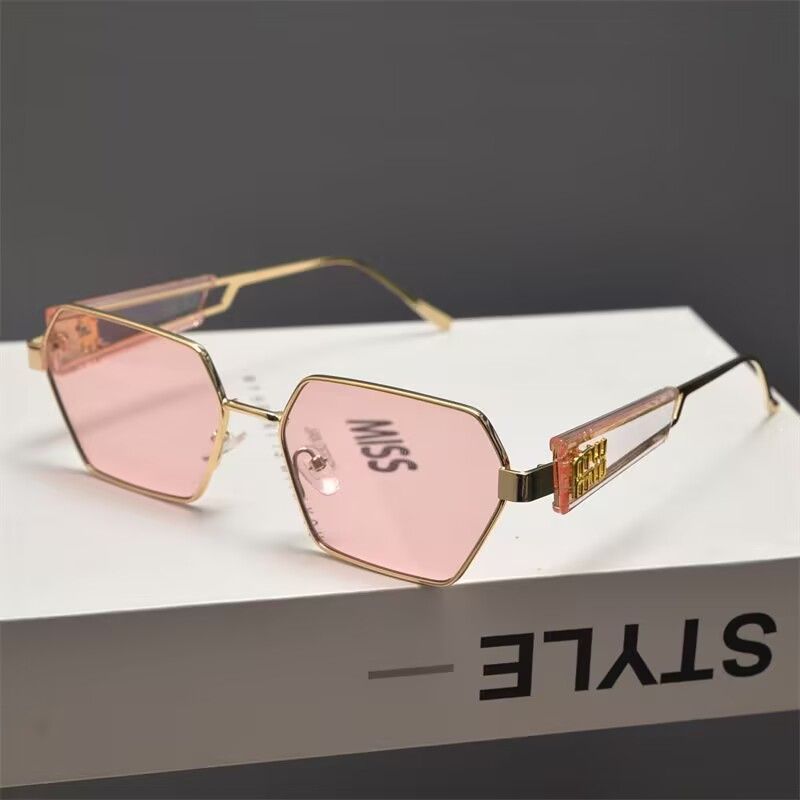 Fashionable polygonal sunglasses sunglasses women fashion street photography travel sunglasses