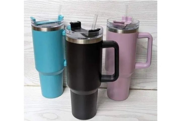 Cute Mugs STANLEY CUPS Stainless Steel Tumbler with Handle & Straw Lid, Insulated Reusable Stainless Steel Travel Mug double wall vacuum insulation technology, keeping your drinks at the perfect temp