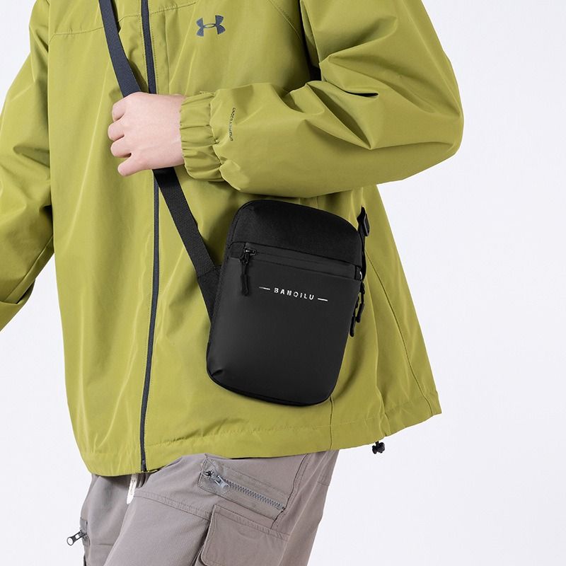 The new - style men's trendy chest bag, cross - body bag, outdoor travel waist bag, fashionable and simple single - shoulder bag, small cross - body bag.