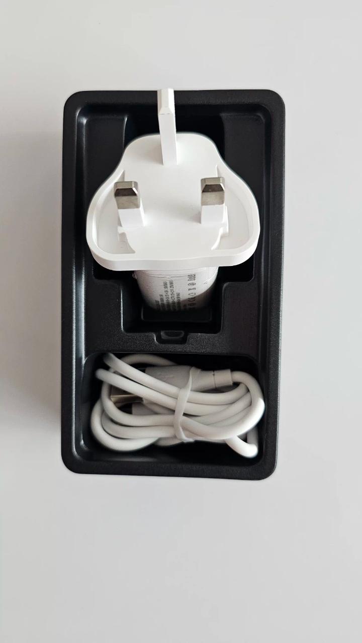Amaya ACW W52S-L29 fast charging compatible with multiple  models, comes with a fast charging lighting cable