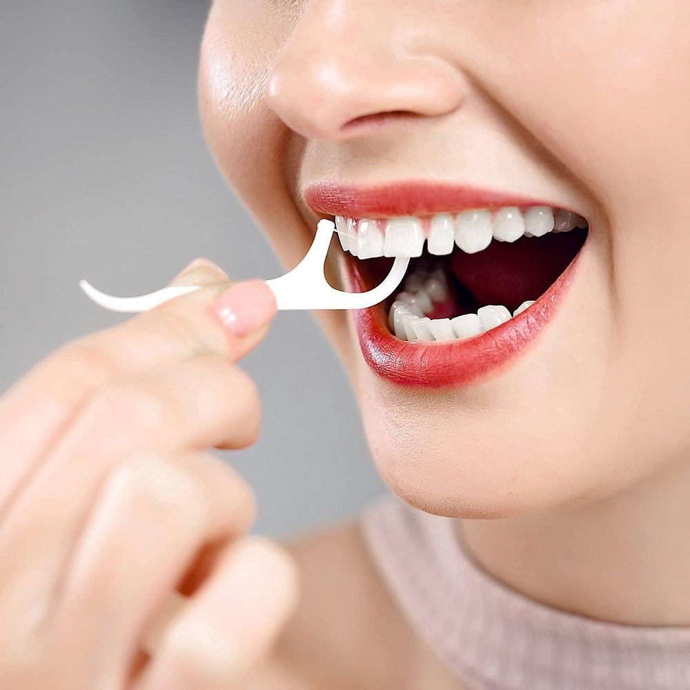 LYRIC 100pcs Dental Floss Flosser Picks Toothpicks Teeth Stick Interdental Brush Tooth Cleaning Dental Floss Pick Oral Care Teeth Beauty
