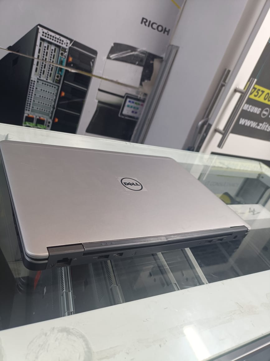 Dell Latitude 7440 Laptop – Intel Core i5 | 8GB RAM | 500GB Storage | Reliable Business-Class Performance | Sleek Design | Great for Office, Study, and Everyday Use