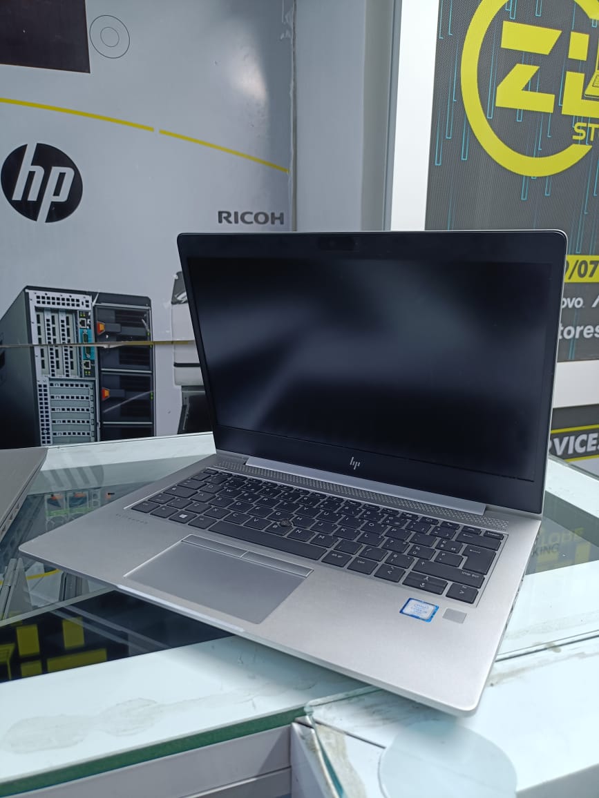 [ HP 830 G5 7TH COI5 GEN 8GBRAM 256GBSSD ]HP EliteBook 830 G5: High-Performance Business Laptop at an Unbeatable Price
EliteBook 830 G5 is both durable and portable, ideal for professionals who travel