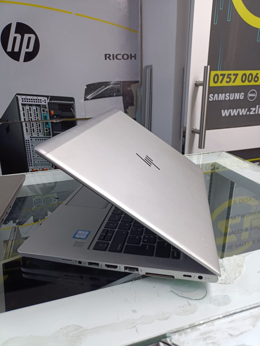 [ HP 830 G5 7TH COI5 GEN 8GBRAM 256GBSSD ]HP EliteBook 830 G5: High-Performance Business Laptop at an Unbeatable Price
EliteBook 830 G5 is both durable and portable, ideal for professionals who travel