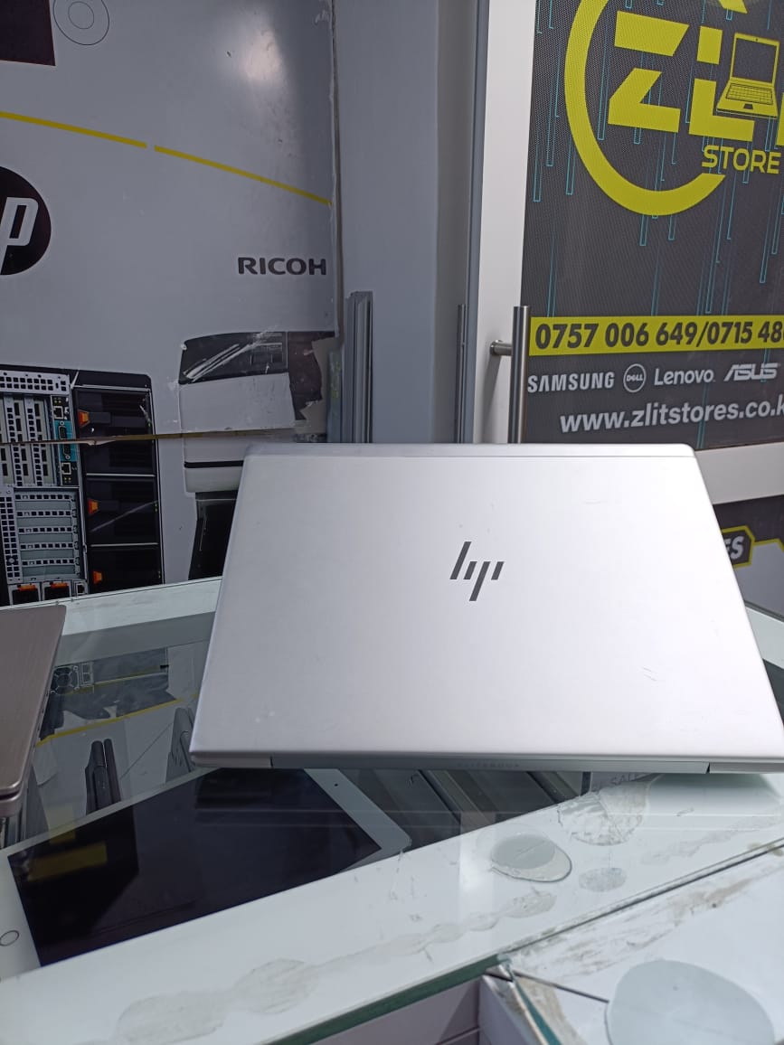 [ HP 830 G5 7TH COI5 GEN 8GBRAM 256GBSSD ]HP EliteBook 830 G5: High-Performance Business Laptop at an Unbeatable Price
EliteBook 830 G5 is both durable and portable, ideal for professionals who travel