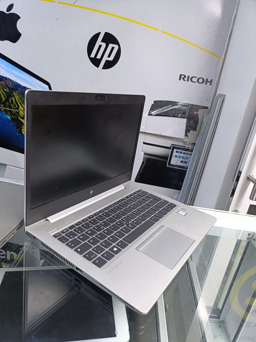 [ HP 830 G5 7TH COI5 GEN 8GBRAM 256GBSSD ]HP EliteBook 830 G5: High-Performance Business Laptop at an Unbeatable Price
EliteBook 830 G5 is both durable and portable, ideal for professionals who travel
