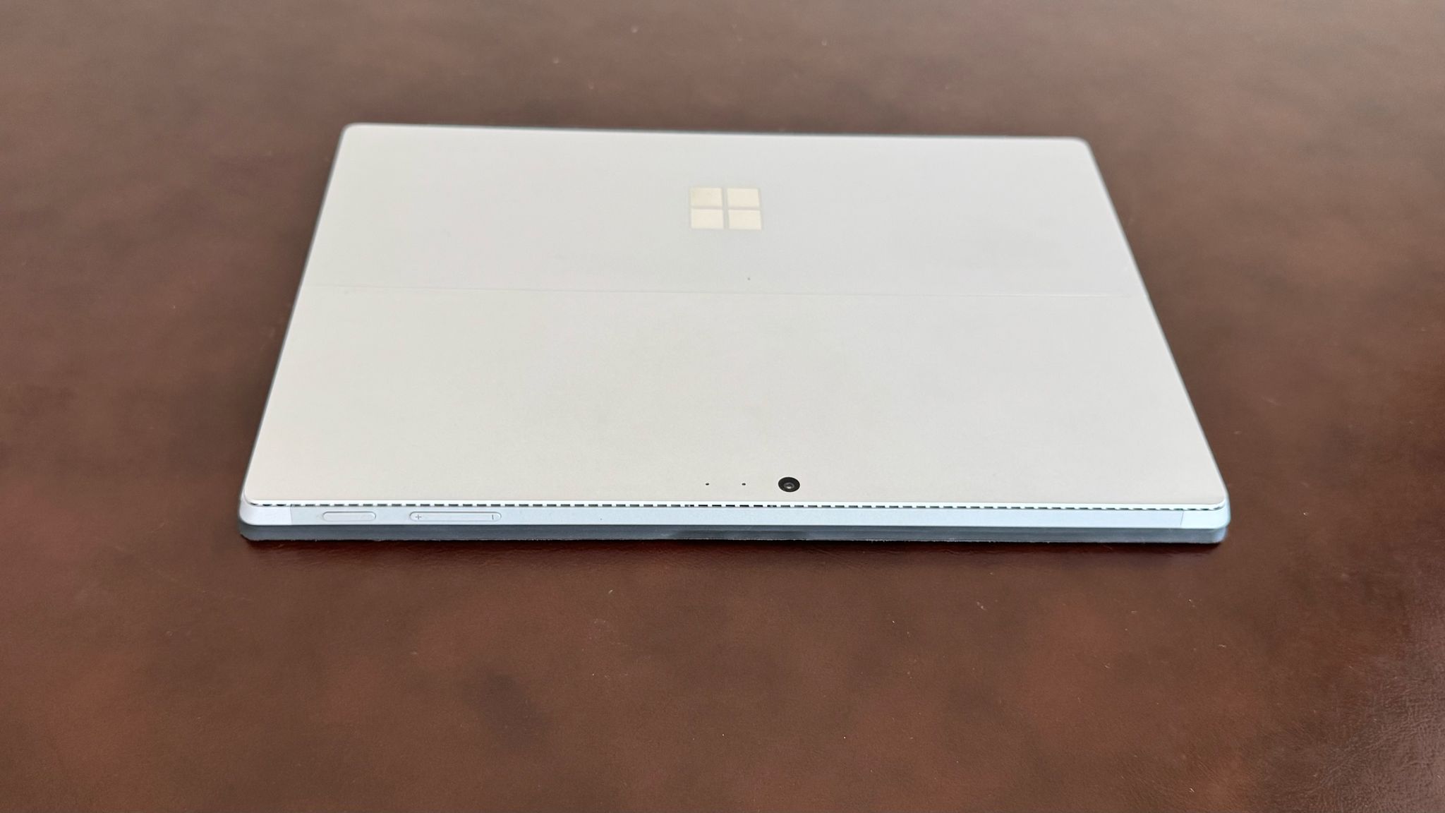 MICROSOFT SURFACE PRO 4 (1724) COI7 6TH GENERATION 16GBRAM 512GBSSD DETACHABLE
high-end configuration of this 2-in-1 detachable tablet. While it was a flagship device at its launch,