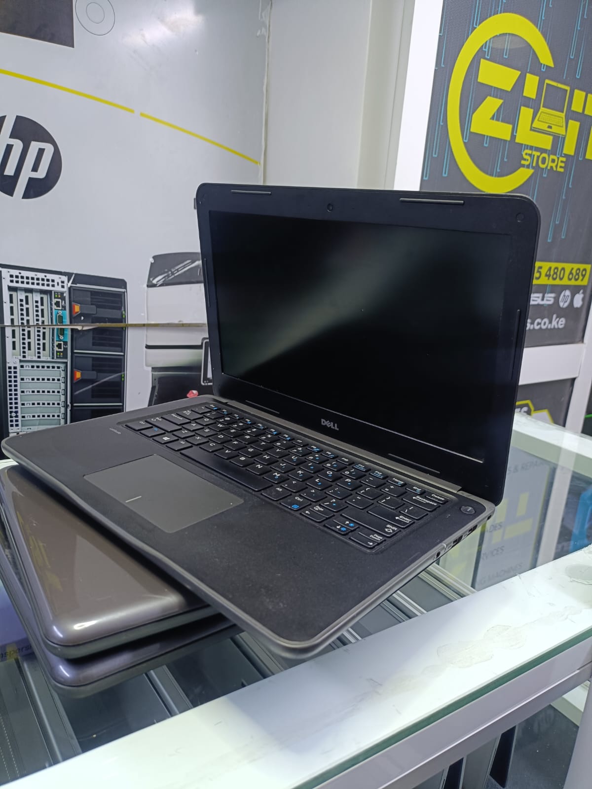 (FREE MOUSE) REFURBISHED DELL LATITUDE 3380 COI3  6TH GENERATION 8GBRAM 500GBHDD 
Perfect for students, office users, and anyone needing a reliable, budget-friendly laptop.