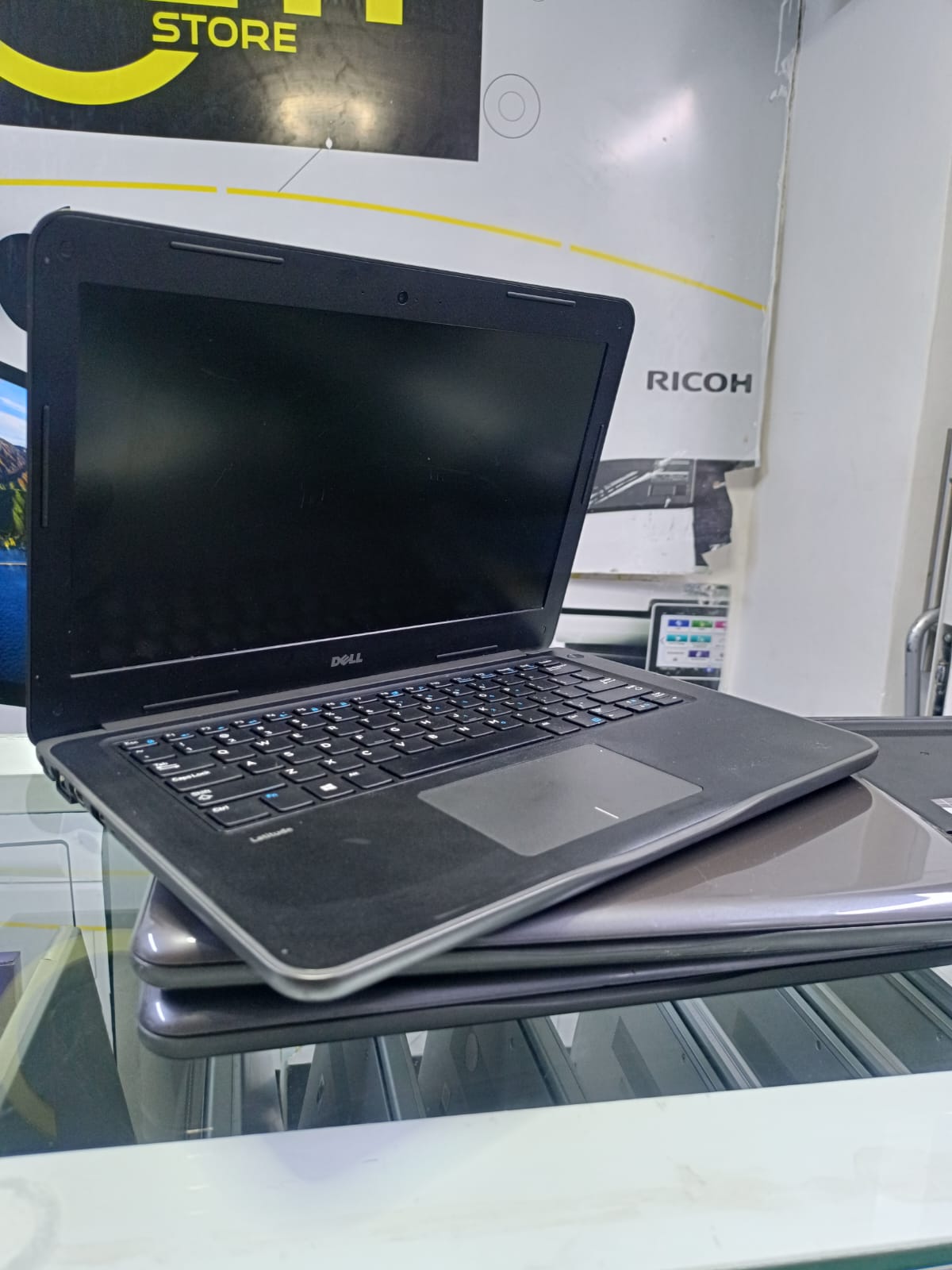 (FREE MOUSE) REFURBISHED DELL LATITUDE 3380 COI3  6TH GENERATION 8GBRAM 500GBHDD 
Perfect for students, office users, and anyone needing a reliable, budget-friendly laptop.