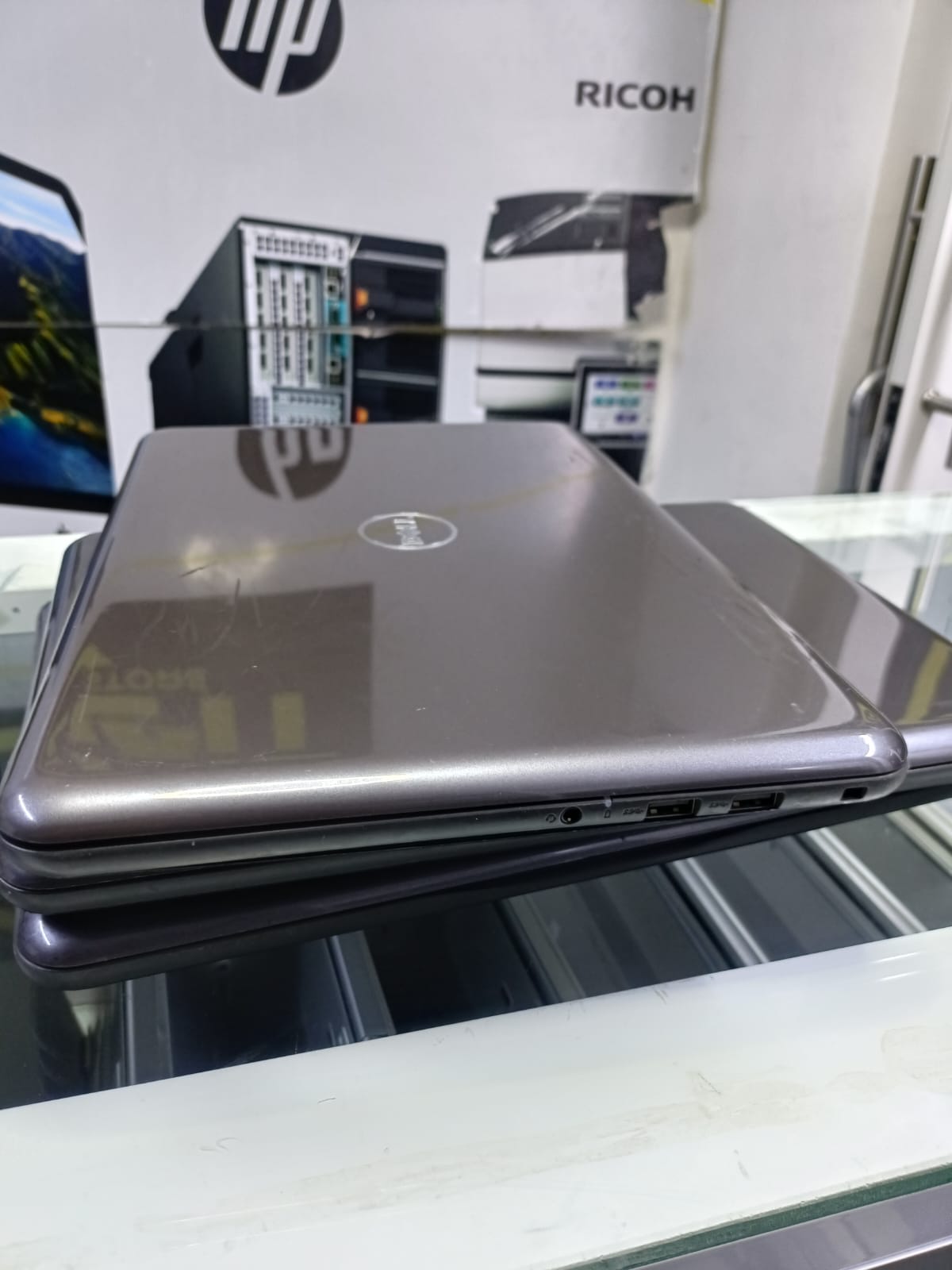 (FREE MOUSE) REFURBISHED DELL LATITUDE 3380 COI3  6TH GENERATION 8GBRAM 500GBHDD 
Perfect for students, office users, and anyone needing a reliable, budget-friendly laptop.