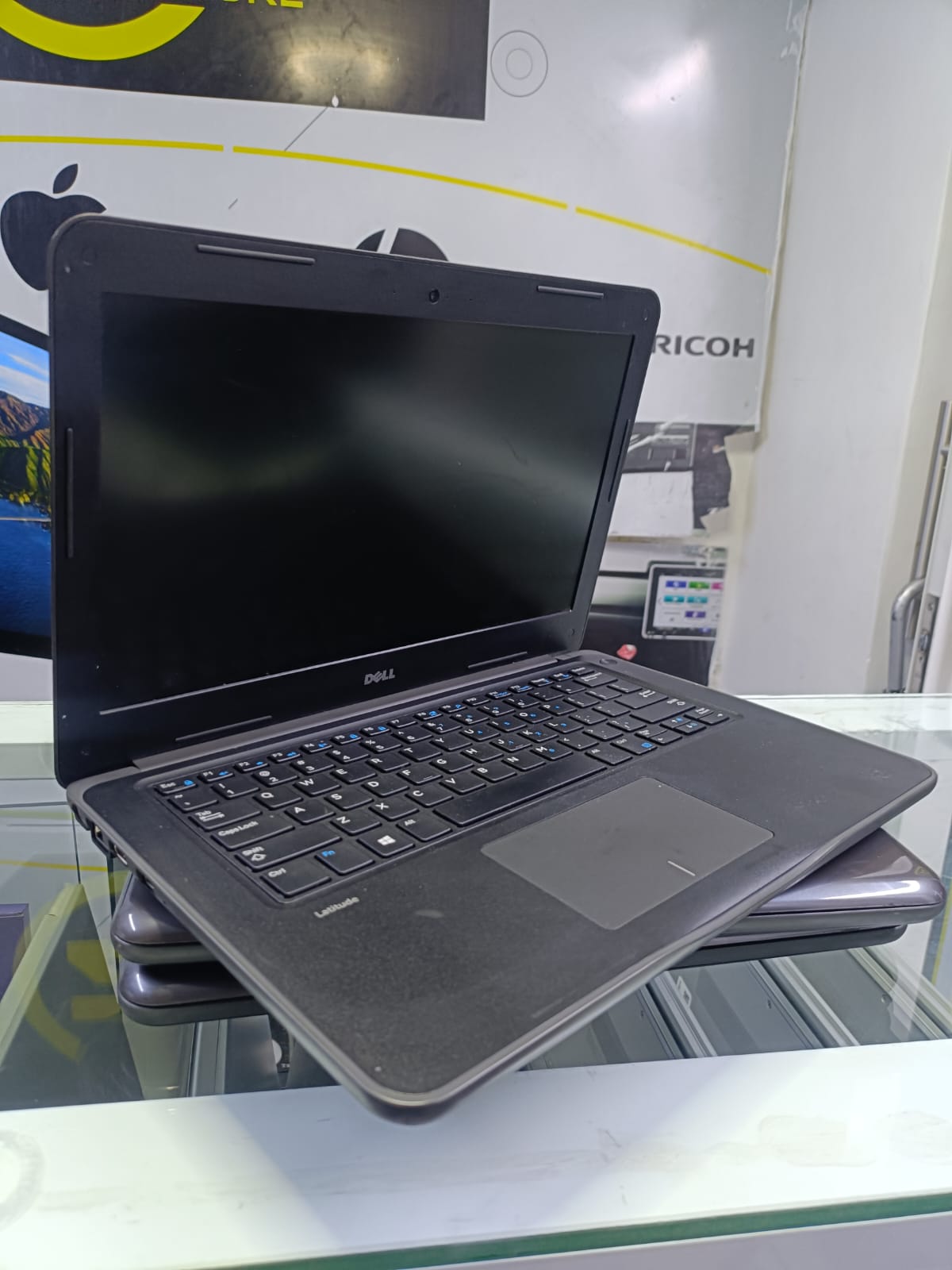 (FREE MOUSE) REFURBISHED DELL LATITUDE 3380 COI3  6TH GENERATION 8GBRAM 500GBHDD 
Perfect for students, office users, and anyone needing a reliable, budget-friendly laptop.