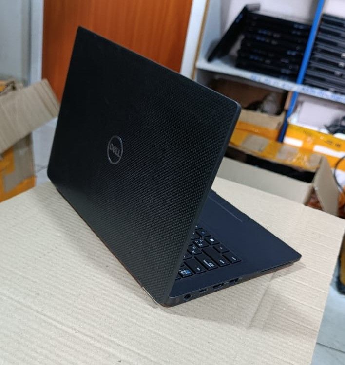 BEST DEALLING LAPTOP DELL Latitude 7300 Laptop – 8th Gen Intel Core i5 Processor, 8GB RAM, 256GB SSD | Fast, Efficient &, Professionals & Everyday Use – Best Seller for Performance.