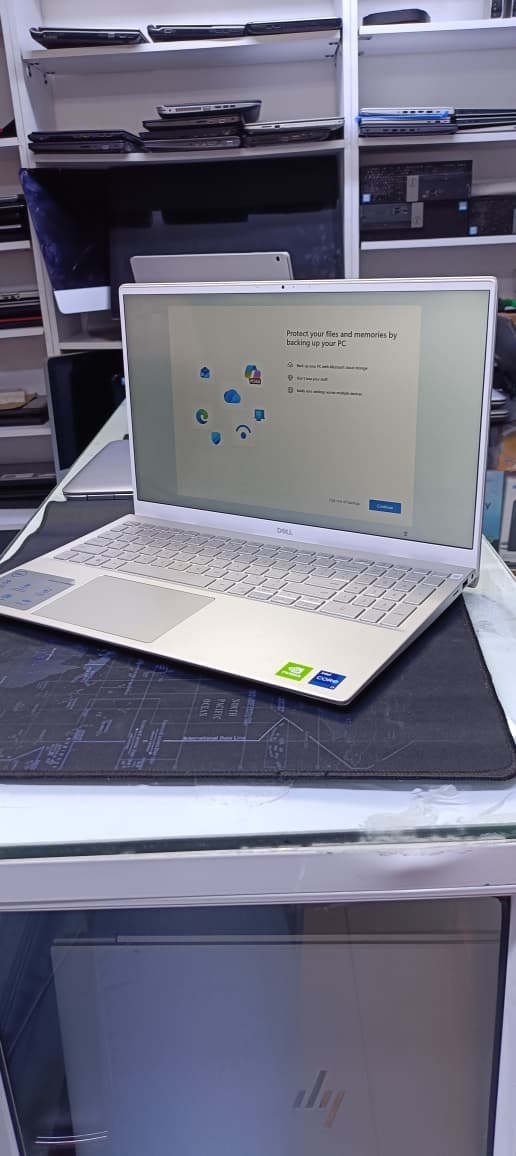 DELL INSPIRON 15  5502 COI7 2.8GHZ SPEED {8CPU} 16GBRAM 512GBSSD TOUCHSCREEN
15.6'' NVIDIA GEFORCE MX330 2GB WINDOWS 11responsive and powerful laptop, generally well-regarded for everyday use, multita