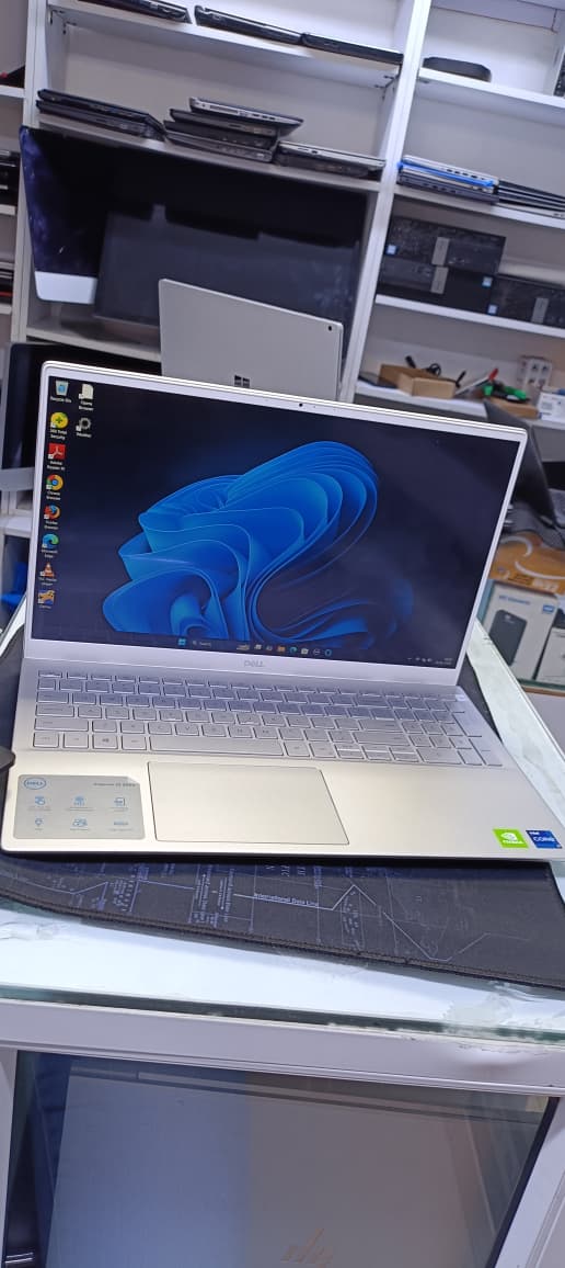 DELL INSPIRON 15  5502 COI7 2.8GHZ SPEED {8CPU} 16GBRAM 512GBSSD TOUCHSCREEN
15.6'' NVIDIA GEFORCE MX330 2GB WINDOWS 11responsive and powerful laptop, generally well-regarded for everyday use, multita