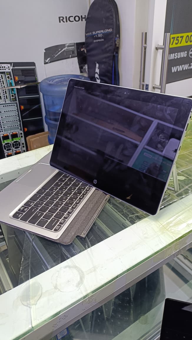 HP Elite x2 1012 G1 (Core m7, 8GB RAM, 256GB SSD is a premium 2-in-1 detachable laptop designed for business users, students, and mobility