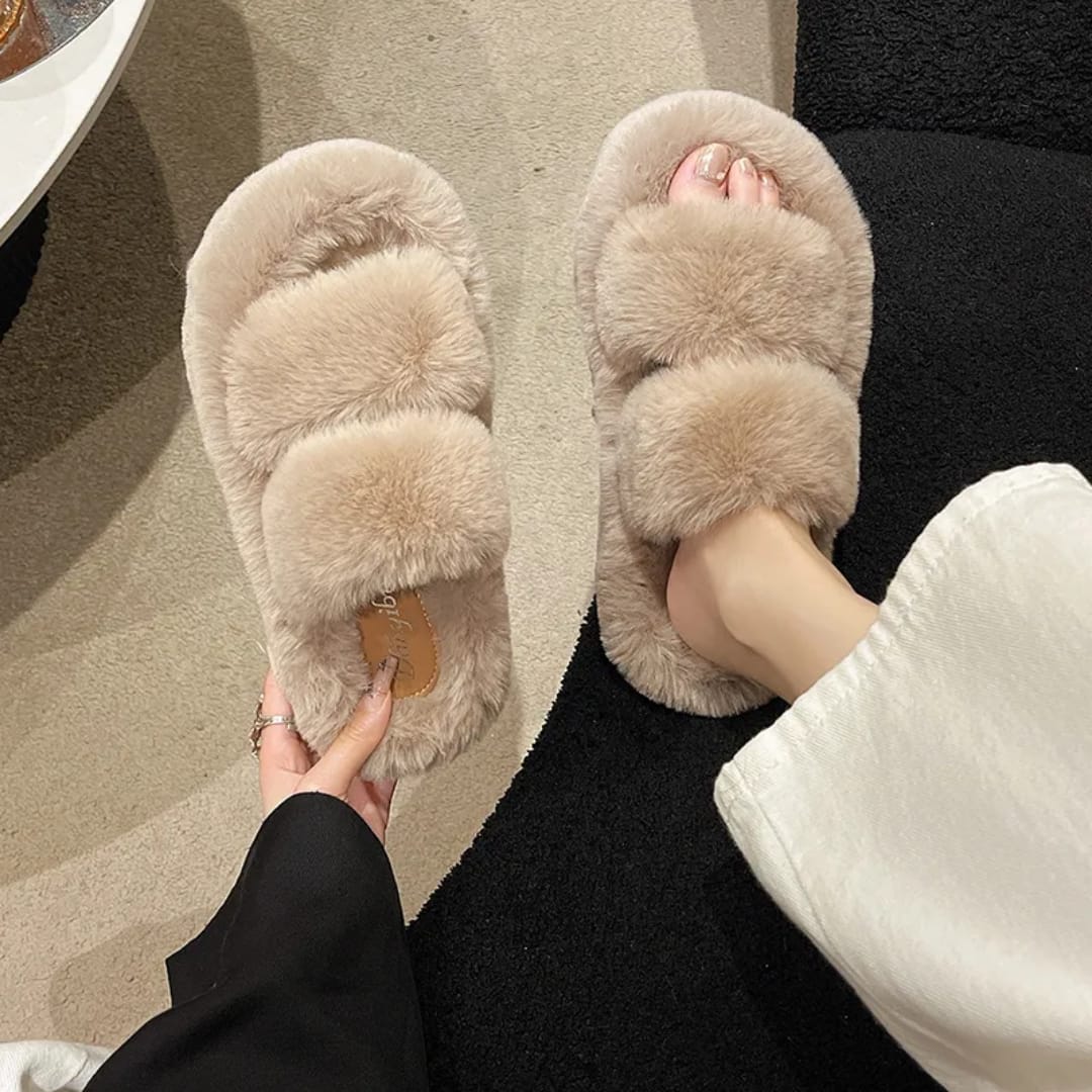 Premium Ladies Womens Fluffy Faux Fur Slippers Women Indoor Outdoor Fashion Metal Platform Slipper Open Toe Slides Sandals