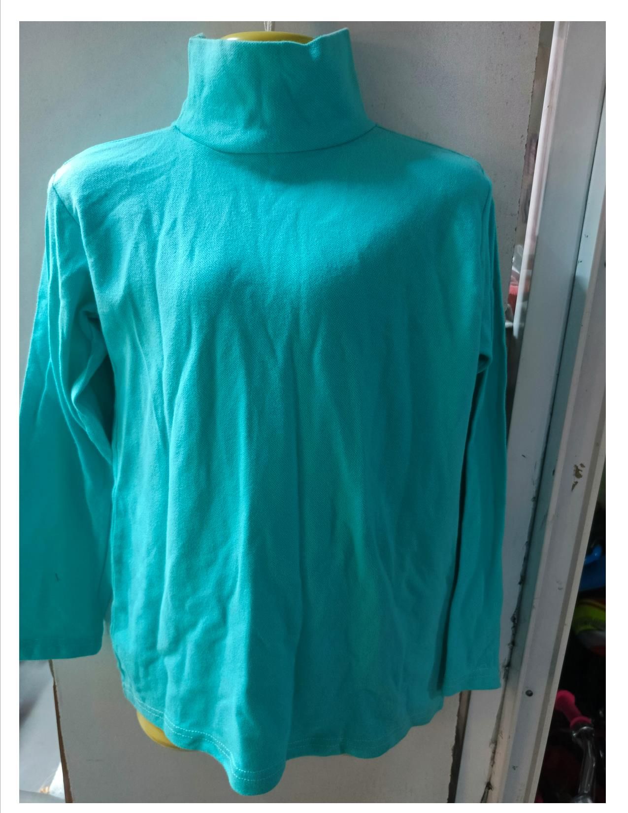 3 pcs Fashion Boys/ Girls/ Unisex Pullneck/ turtleneck T-shirts Slight Stratch Material (NB: THE PACK HAS 3 PULLNECKS MIXED COLORS BUT SAME SIZE OF CHOOSEN AGE GROUP)