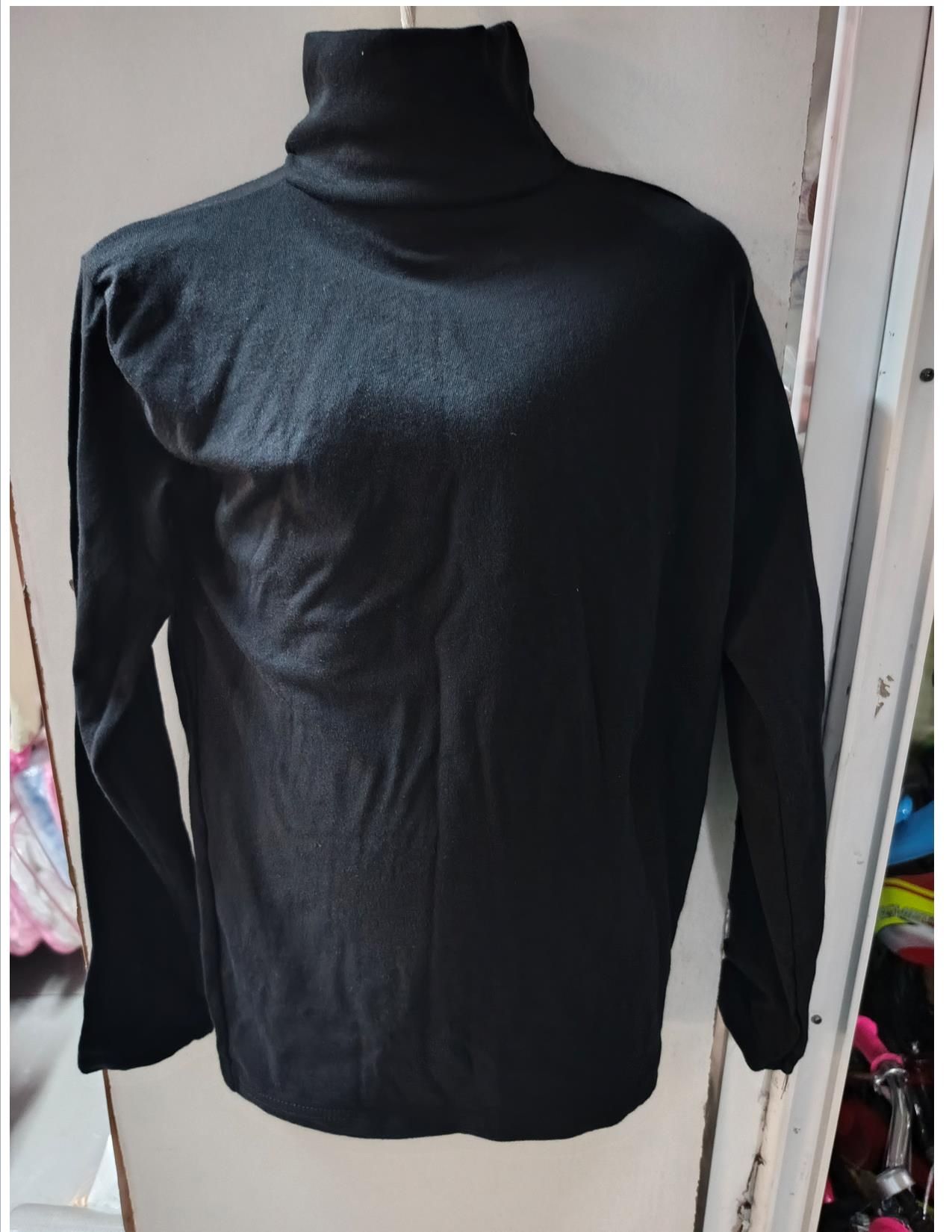 3 pcs Fashion Boys/ Girls/ Unisex Pullneck/ turtleneck T-shirts Slight Stratch Material (NB: THE PACK HAS 3 PULLNECKS MIXED COLORS BUT SAME SIZE OF CHOOSEN AGE GROUP)