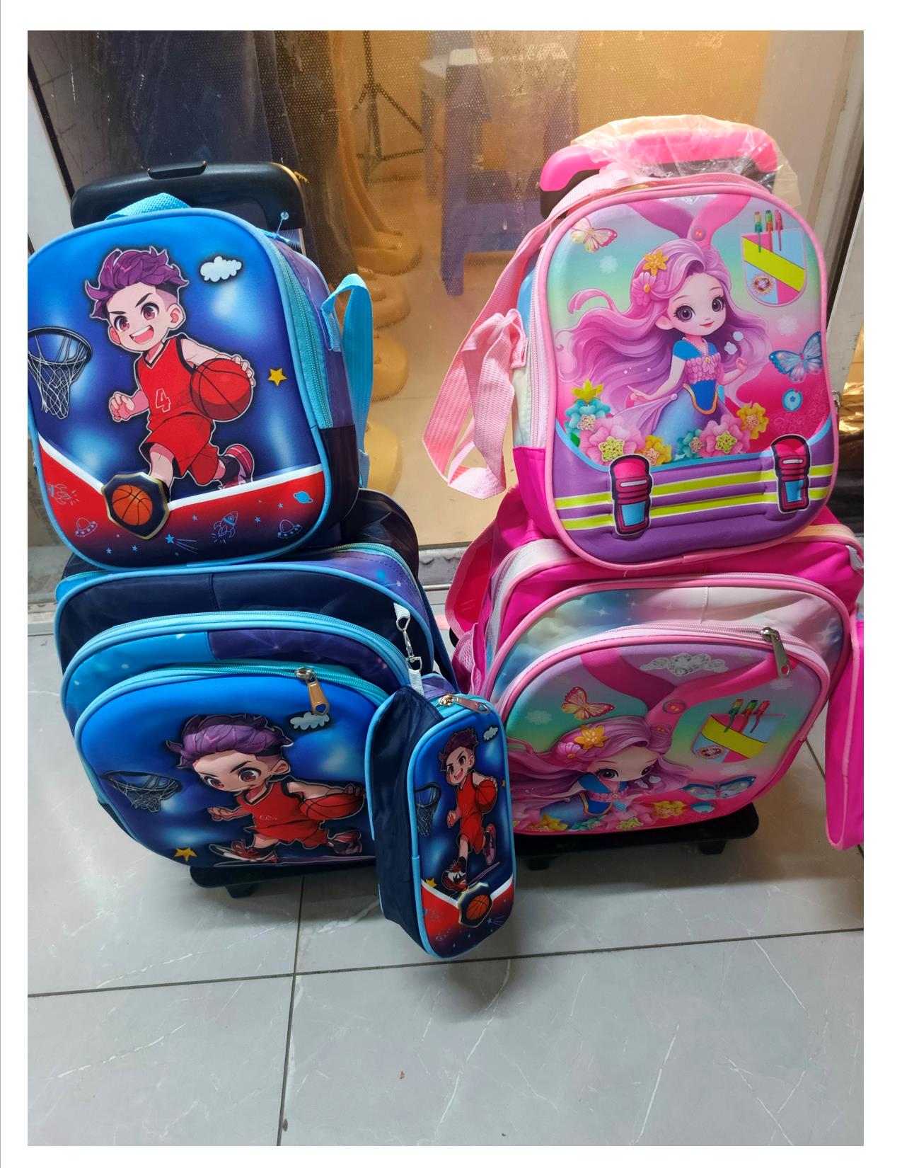 3 in1 Cartoon theme School BackpackSchoolBags(GRADE 1-GRADE 4)  ▪️ Type: Back pack▪️ Material: Oxford ▪️ Contains:big school bag, pencil pouch, Insulated lunch bag🔥🔥🔥👌▪️ Size: 40cm x 30cm x 16cm