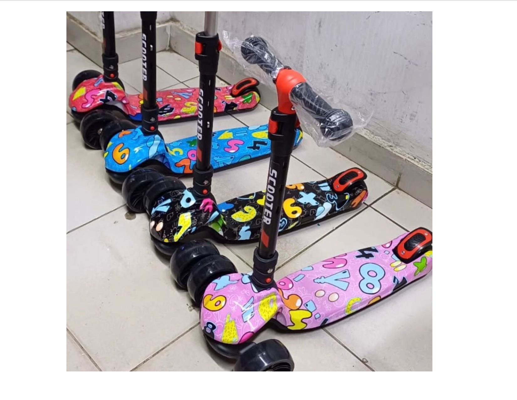 Brand New High Quality Stylish and Luxurious Kid's foldable scooter Age 3<>9yrs. Designed With Durability and Functionality